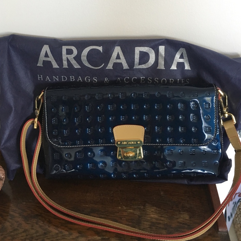 Arcadia shoulder/cross body bag. Navy color